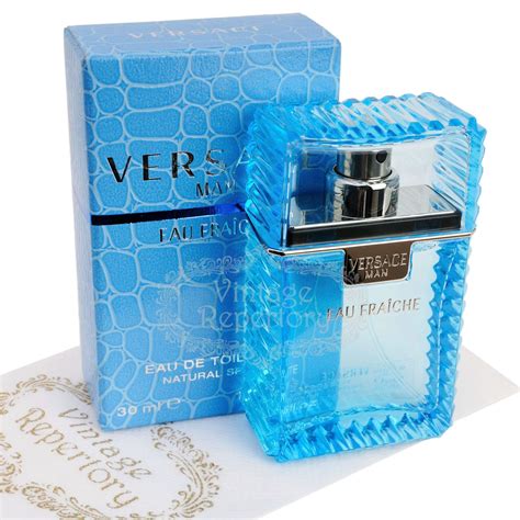 mann mit lampenschirm versace|Versace man cologne 2006.